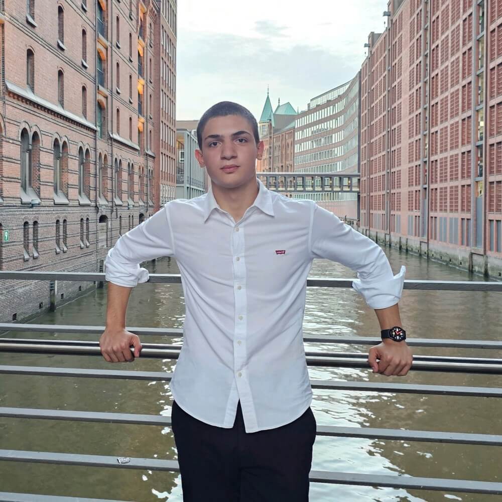 Nikoloz Dvali photo