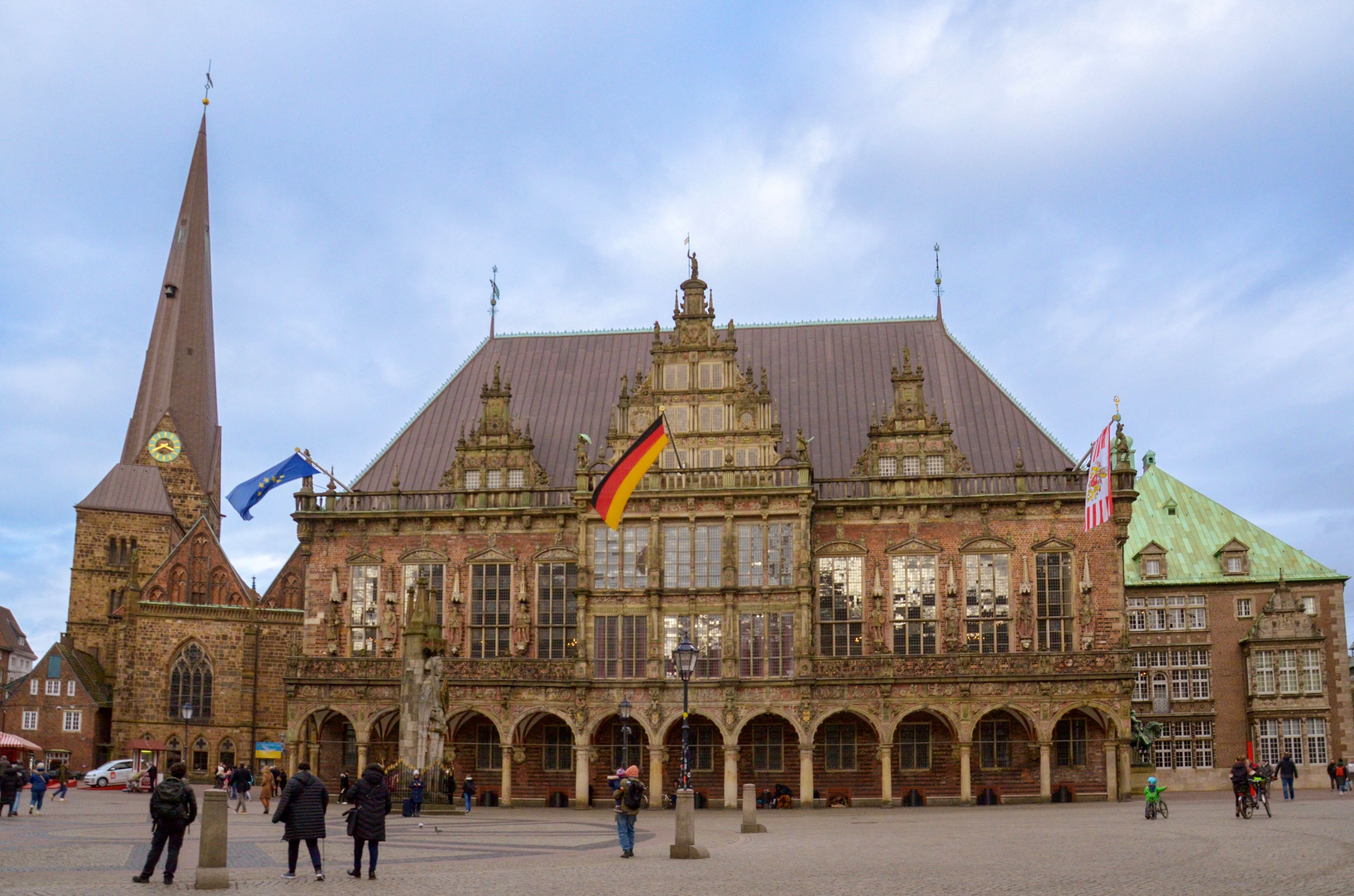 Bremen's Marktplatz with the townhall