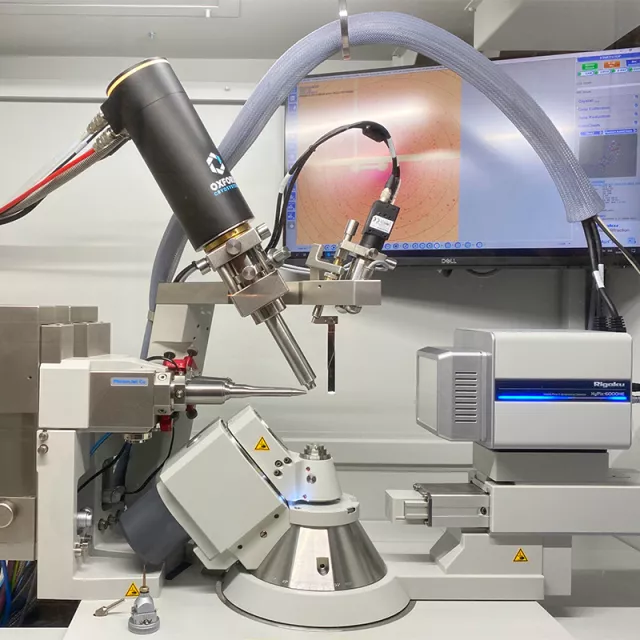 The device is used in inorganic and organic chemistry to determine the position of individual atoms within a molecule. (Source: Constructor University)